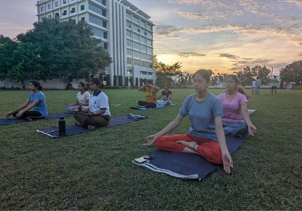 CAMPUS FULL OF GREEN